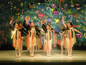 Students dancing. 