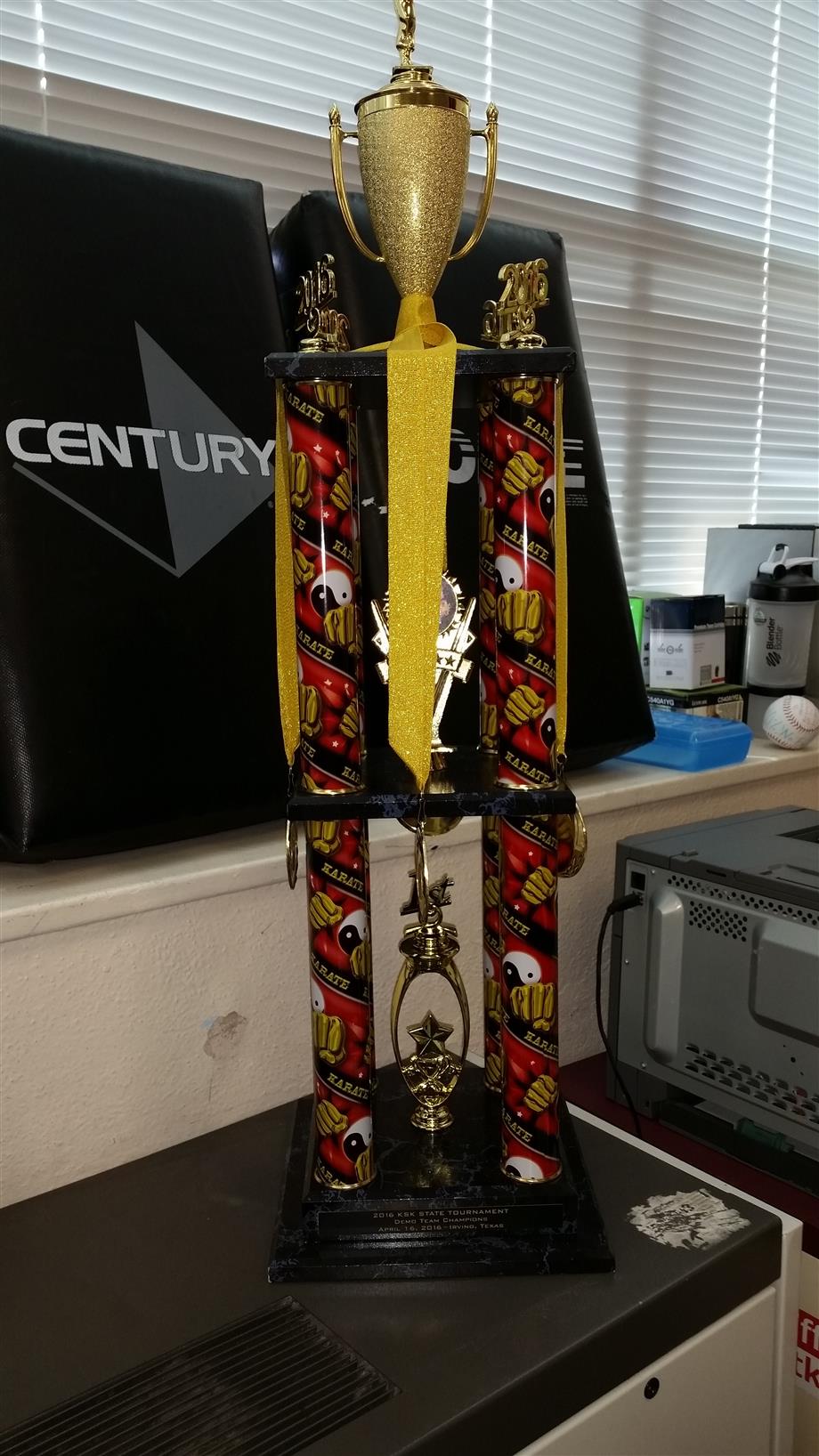 Trophy2 