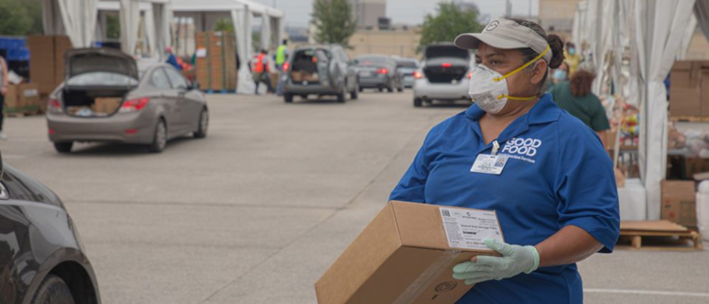 HISD and the Houston Food Bank distribute food to HISD families